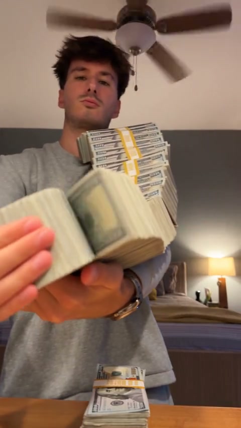 Community example of a grey sweater in the money-spread scene